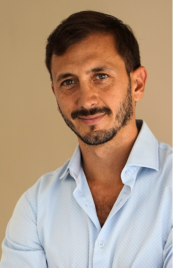 Dr. Mauricio J. Albornoz